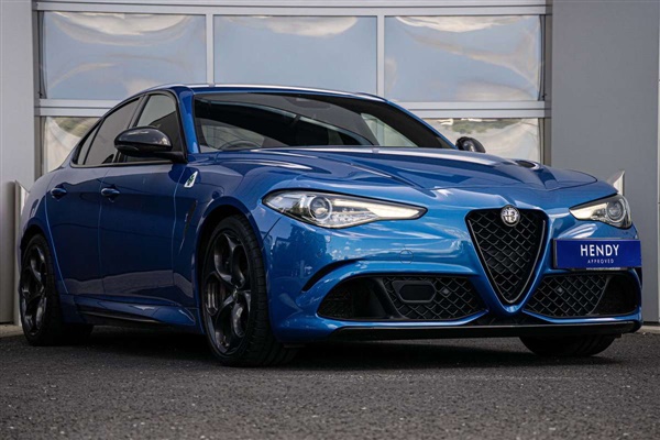 Alfa Romeo Giulia 2.9 V6 BiTurbo Quadrifoglio 4dr Auto [ACC]