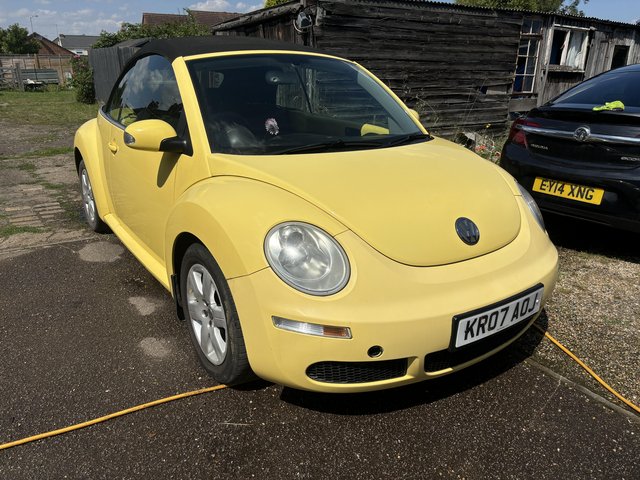 Volkswagen Beetle Convertible 