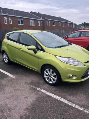 Ford Fiesta Zetec  in beautiful vibrant green