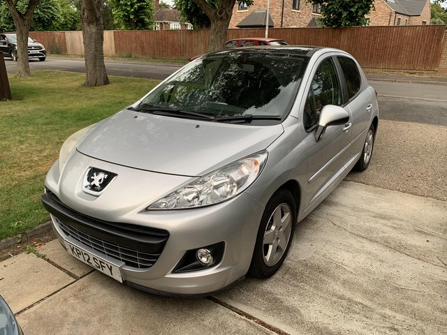  Peugeot  HDI Allure 5 door Hatchback