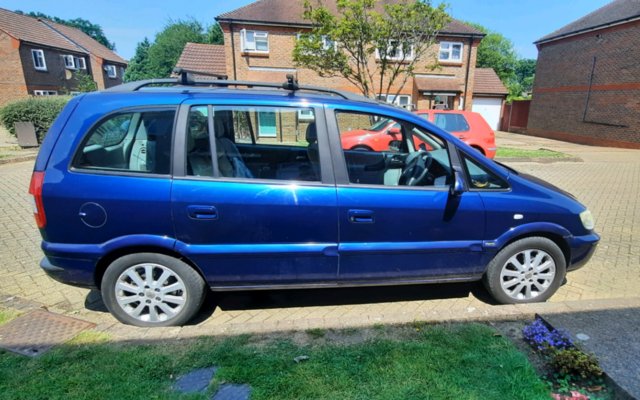 Vauxhall Zafira A, Elegance auto V 