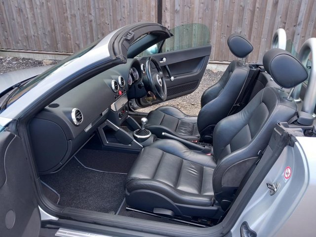 Audi TT quattro Turbo Convertible plus hard cover