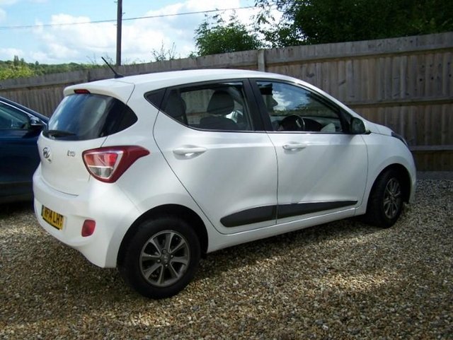 HYUNDAI i10 for sale one owner from new