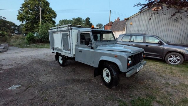 Land Rover Defender 300 TDi  SKU 552