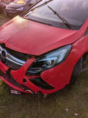 Damage repairable vauxhall zafira