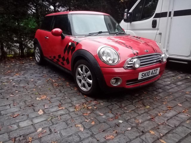  MINI One 1.4. Red with striking black graphics