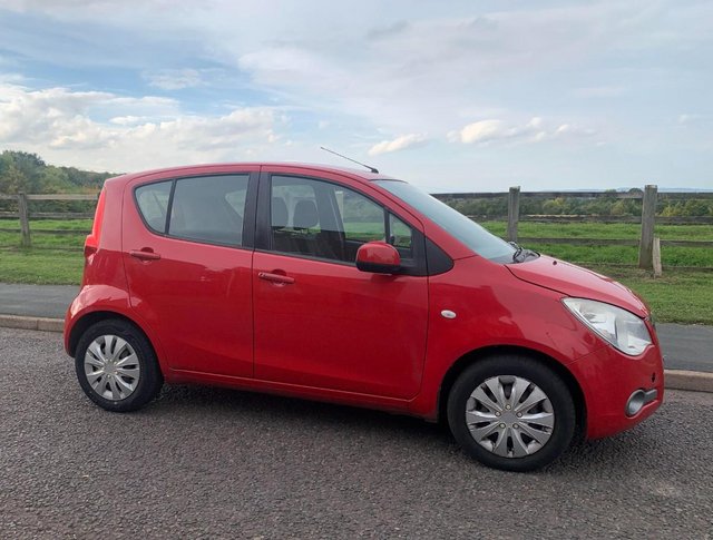 Red Vauxhall Agila 1.0 ecoFLEX car - full MOT & £20 Tax