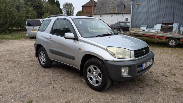 Toyota Rav former keeper Manual Petrol ULEZ SKU813