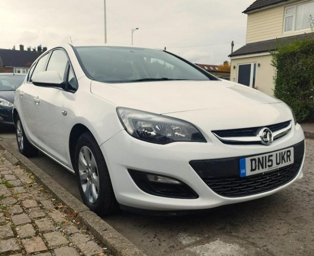 Vauxhall Astra  In a beautifull White